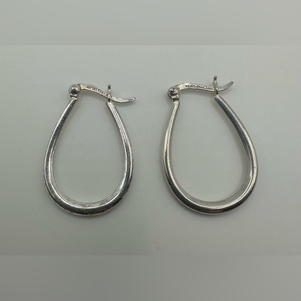 Alwand Vahan Sterling Silver 925 Oval Hoop Earrings Hinged Back Dangle Signed AV